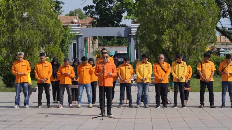Hari Jadi ke-63, MKGR Sultra Ziarah ke TMP Watubangga