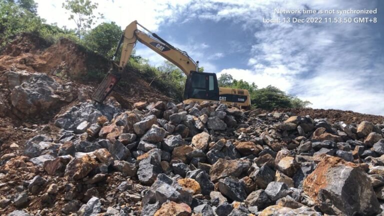 Diduga Lakukan Penambangan Batu Gamping Ilegal, Ditreskrimsus Polda Sultra Amankan Dua Alat Berat