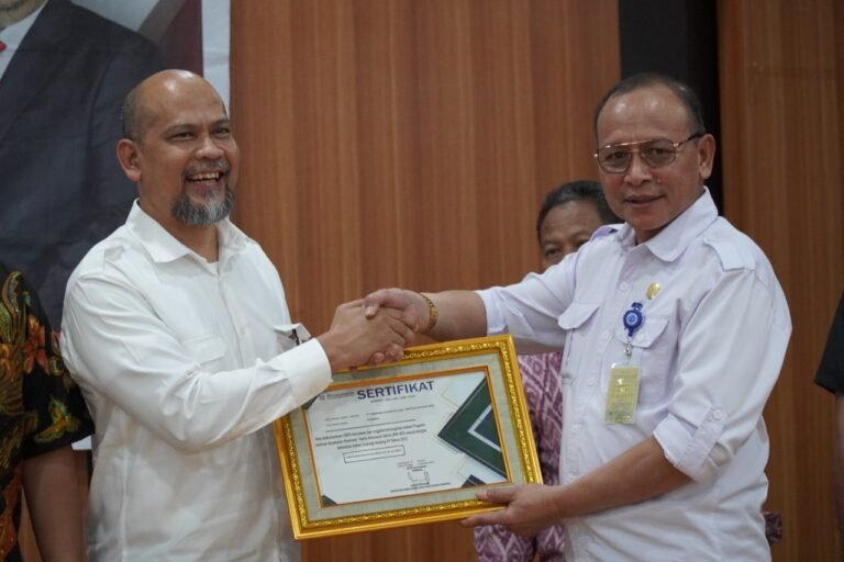 Buka Program Pelatihan Pertambangan, BPVP Kendari Terima Hibah Alat Berat