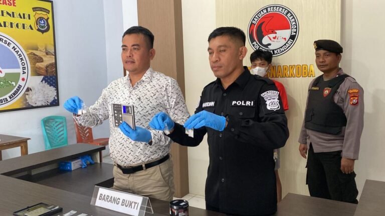 Mengaku Diupah 100.000 Pergram, Polresta Kendari Kembali Amankan Seorang Pemuda dan Sabu 11,47 Gram