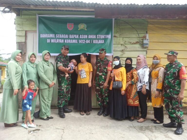 Komitmen Tekan Angka Stunting, Kodim 1412/Kolaka Koramil 04/Kolaka Salurkan Bantuan Sembako ke Warga