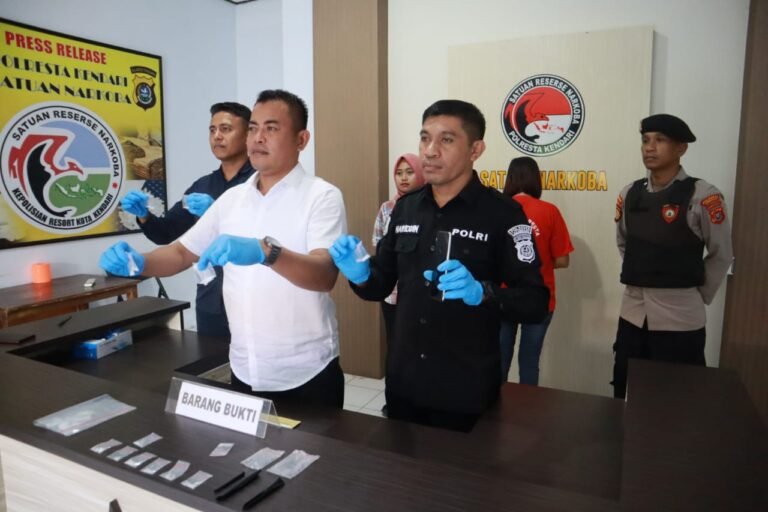 Diupah Satu Juta, Perempuan di Kendari Nekat Edarkan Sabu