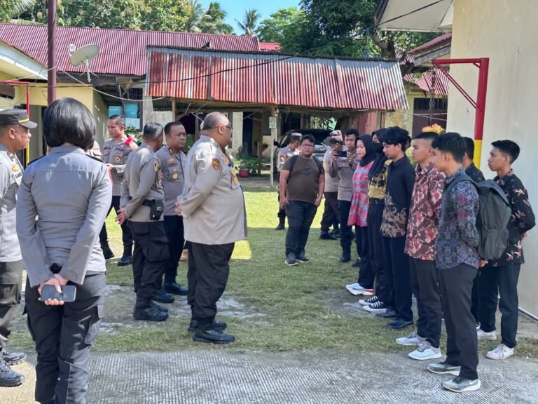 Penerimaan Anggota Polri 2023, Polda Sultra Sosialisasi ke Masyarakat Pesisir Soropia