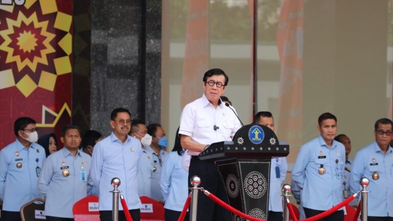 Menkumham Yasonna Lepas Keberangkatan 31 Bus Mudik Bareng