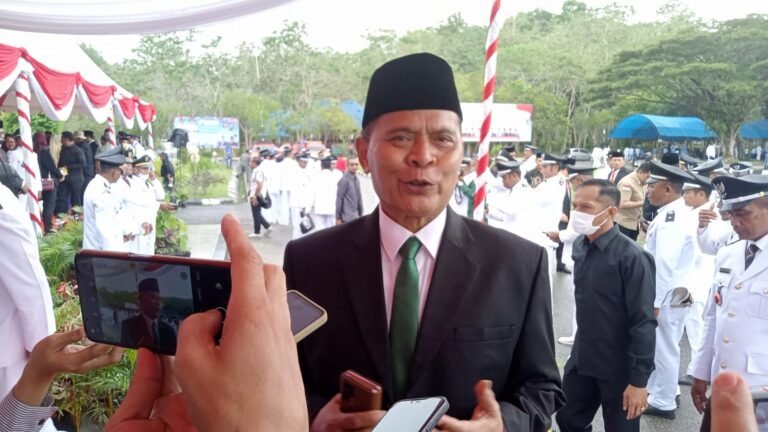 Cerita Dibalik Atraksi Terjun Payung dan Pesawat Sukhoi pada Momen HUT Sultra ke 59
