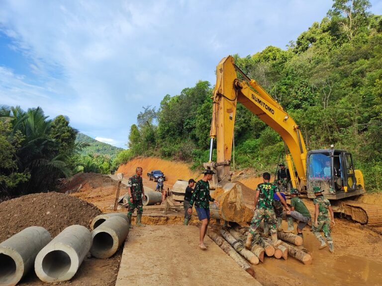 TNI Peduli, Gorong-Gorong Mulai Dipasang Satgas TMMD 116 Bersama Warga Laonti