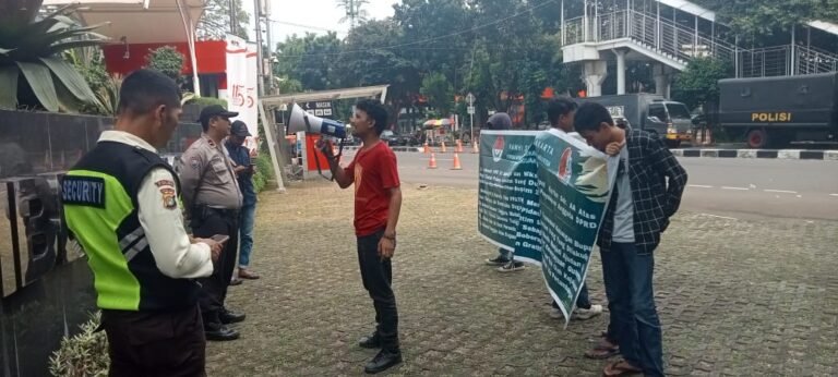 Fahmi Sultra Unras di Depan Kantor KPK, Minta Pj Bupati Koltim Diperiksa atas Dugaan Penyuapan dan Pencucian Uang