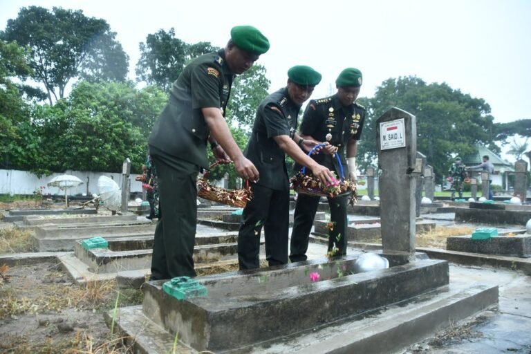 Peringati HUT Kodam XIV Hasanuddin ke 66, Korem 143 Halu Oleo Gelar Ziarah TMP Watubangga dan Donor Darah