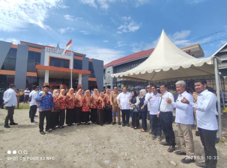Tekan Inflasi Kadin Sultra Gelar Pasar Murah Bersama Pemda Kolut