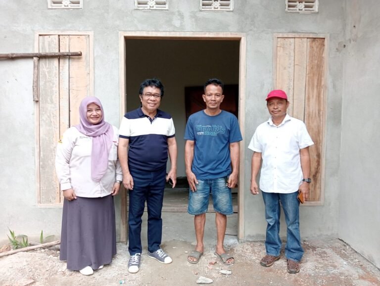 Pastikan Pembangunan Rumah Layak Huni, Ridwan Bae dan Satker Penyediaan Perumahan Sultra Kunjungi Penerima BSPS