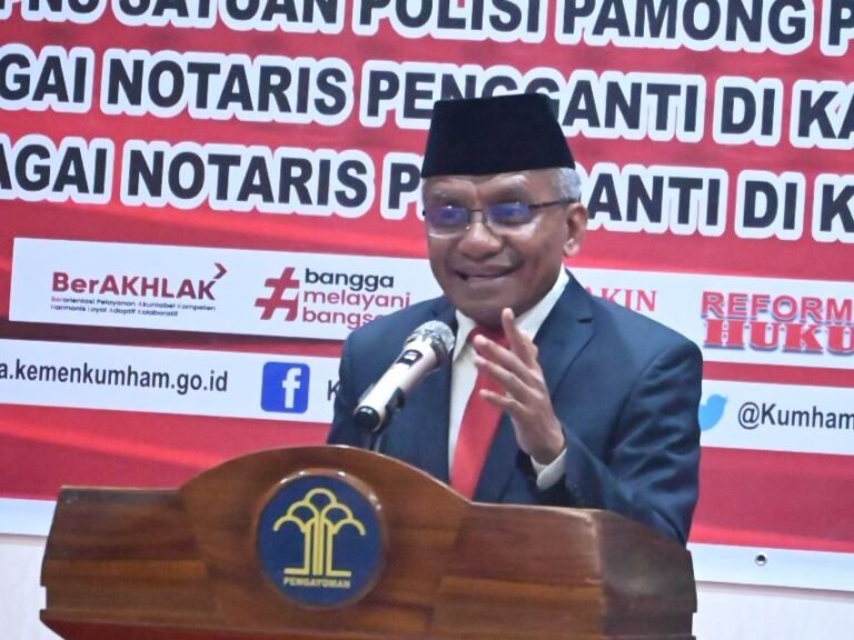 Kakanwil Kemenkumham Sultra Lantik PPNS dan Notaris Pengganti, Harap dapat Bekerja Sesuai dengan Aturan