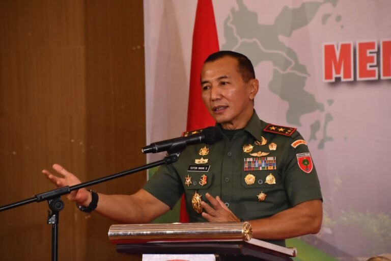 Dukung Program KPK Anti Korupsi, Pangdam XIV Hasanuddin : Kalau Semua Sama, Negara Kita Akan Menjadi Negara Makmur, Sejahtera dan Berakhlak