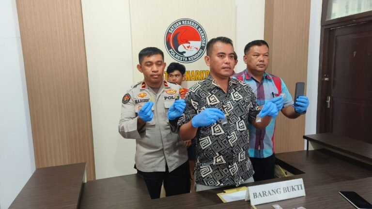 Diiming-imingi Uang Lima Ratus Ribu, Seorang Pemuda di Kendari Diamankan Polisi Gegara Kedapatan Edarkan Sabu