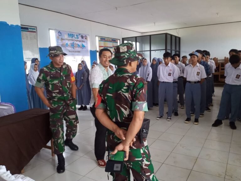 Jelang Peringatan HUT Proklamasi, Babinsa Sampara Seleksi Calon Anggota Paskibra Tingkat Kecamatan