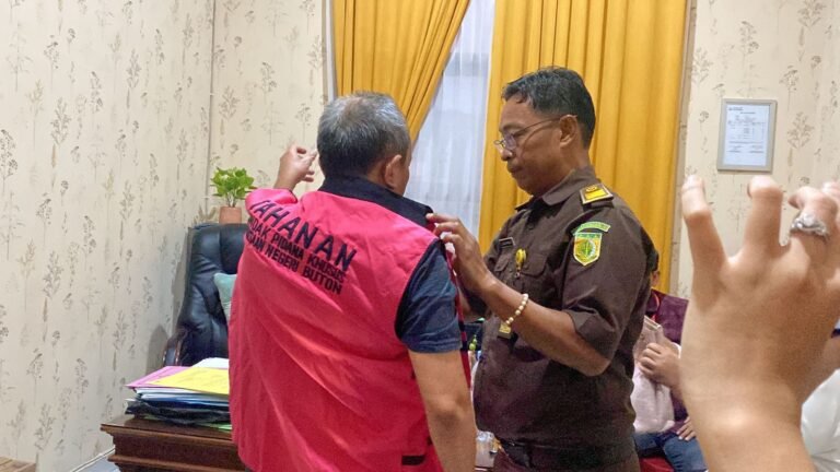 Dua Tersangka Kasus Dugaan Tipikor Studi Kelayakan Bandar Udara Kargo dan Pariwasata Busel Ditahan