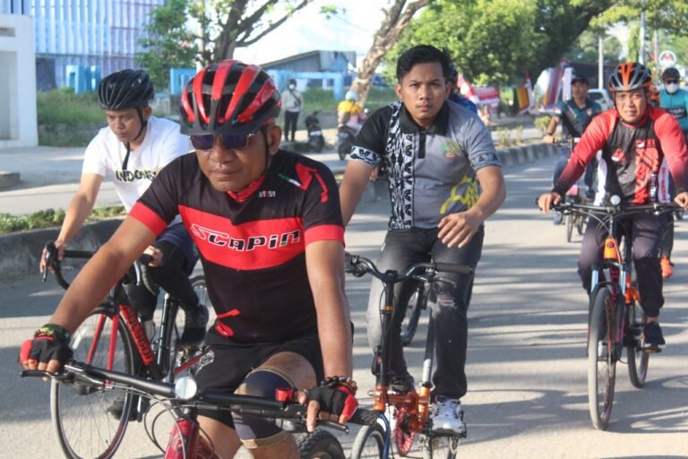 Bangun Sinergi dan Kekompakan Sambut Hari Kemenkumham Ke-78, Kanwil Kumham Sultra Gelar Sepeda Santai dan Lulo Bersama