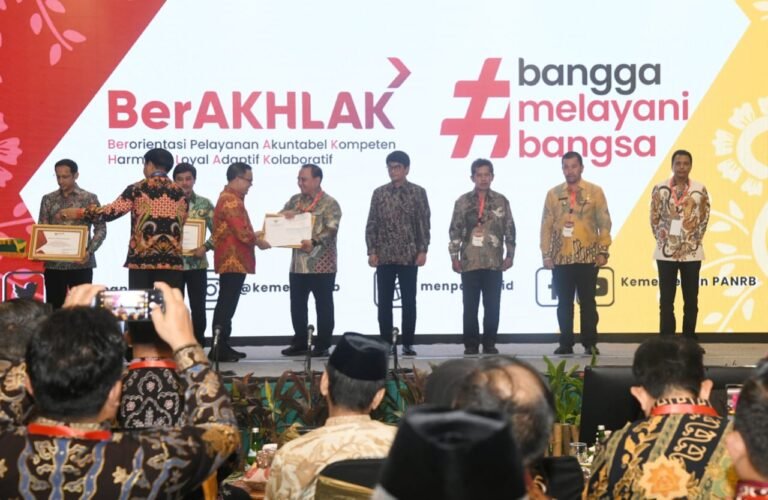 Kemenkumham Kembali Terima Penghargaan Soal Tata Kelola Pengadaan ASN Terbaik