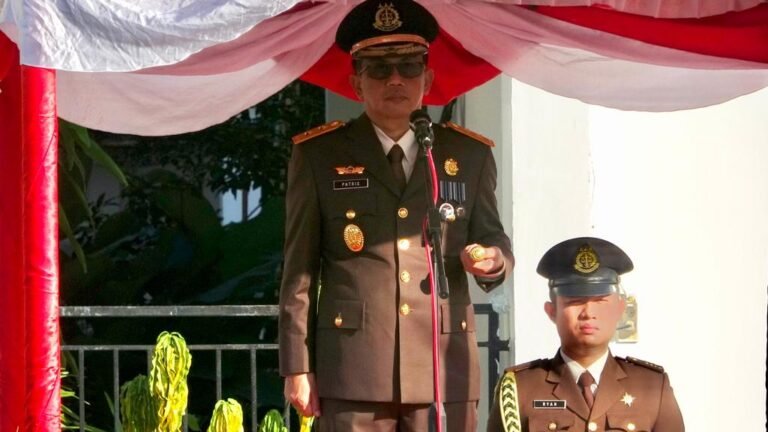 Gelar Upacara Peringatan HUT RI ke 78, Kajati Sultra Bacakan Amanat Jaksa Agung