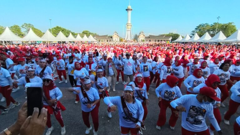 Semarak HUT RI ke 78, La Ode Barhim Turut Meriahkan Zumba Massal DPD Gerindra Sultra