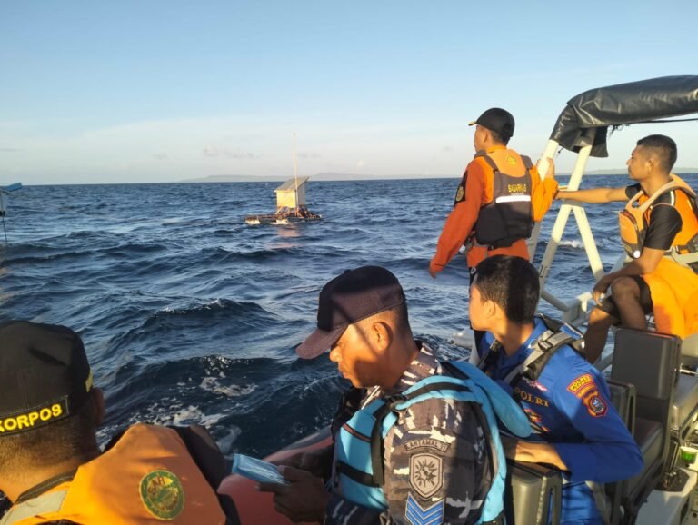 Kapal Dihantam Gelombang, 3 Warga Butur Dikabarkan Hilang di Perairan Malaoge