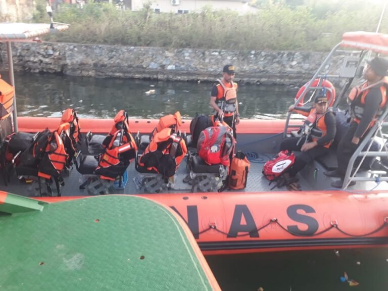 KM Sinar Cahaya Dihantam Ombak di Perairan Tanjung Toronipa, Satu Korban Masih dalam Pencarian