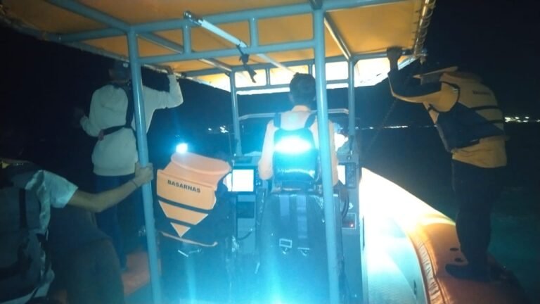 Dihantam Ombak, 19 Orang Penumpang Kapal Dikabarkan Tenggelam di Perairan Pulau Bokori