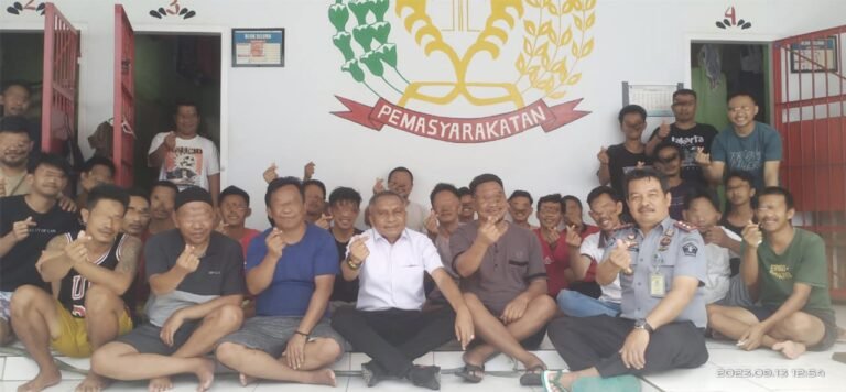 Contohkan Sikap Humanis kepada WBP, Kakanwil Kemenkumham Sultra Kunjungi Rutan Kelas II Kendari