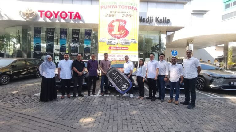 Komitmen Mencapai Target Net Zero Emission, KALLA Gunakan Kendaraan Listrik Toyota bZ4X
