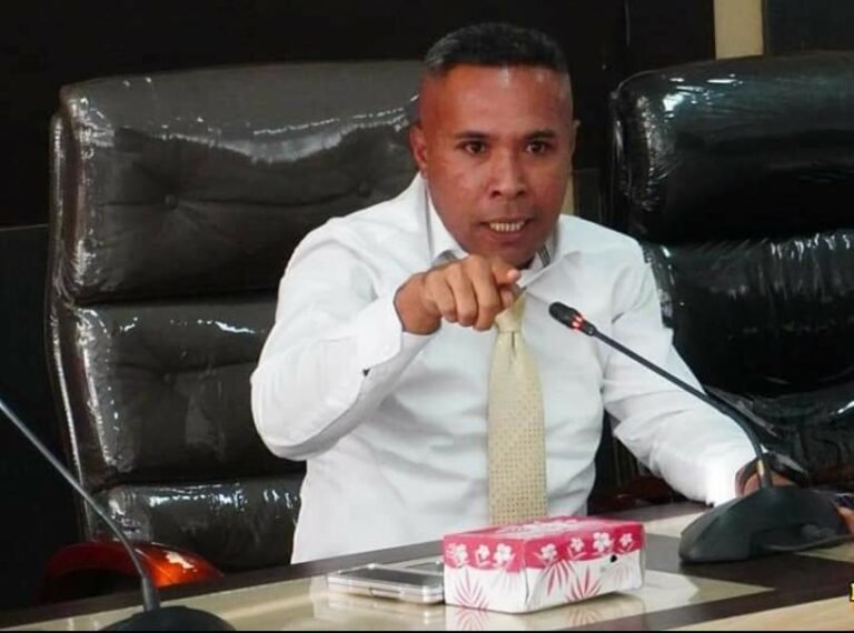 Tak Kunjung Tuntas, LM Rajab Jinik Kembali Soroti DLHK Kota Kendari Soal Sampah yang Berserakan