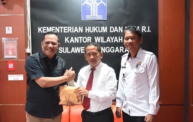 Komitmen Bantu Pelaku UMKM, KADIN Sultra Beri Bantuan Dana Lewat Kanwil Kemenkumham Sultra