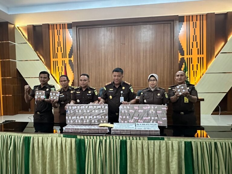 Perkara Tindak Pidana Pajak, Dirut PT BSJ Setor 4,3 Miliar ke Kejari Kendari