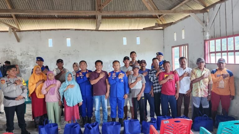 Utamakan Sisi Kemanusiaan, Ditpolairud Polda Sultra Kawal Proses Perawatan, Penguburan hingga Beri Bantuan terhadap Keluarga Nelayan