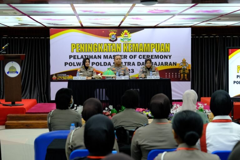 Tingkatkan Pelayanan, Polwan Polda Sultra Ikuti Pelatihan dan Peningkatan Kemampuan MC