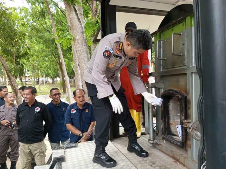 Polda Sultra Musnahkan Sabu 1,3 Kilo Gram