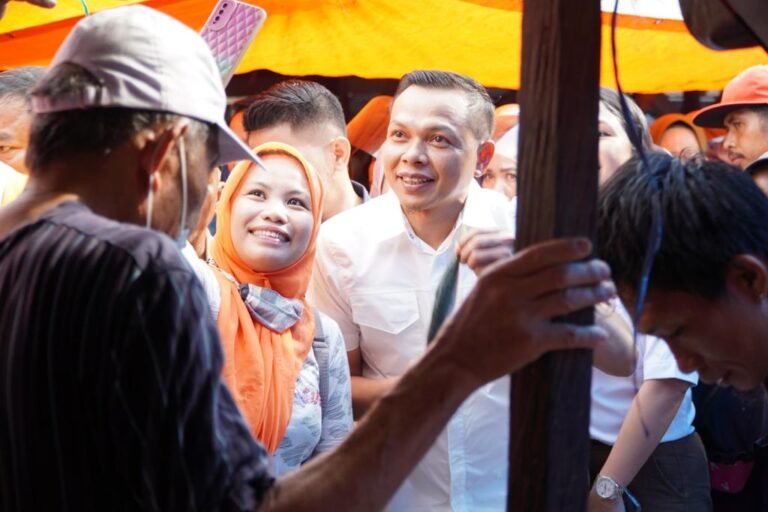 Pedagang Sambut Baik Kunjungan Yusran Akbar ke Pasar Wawotobi