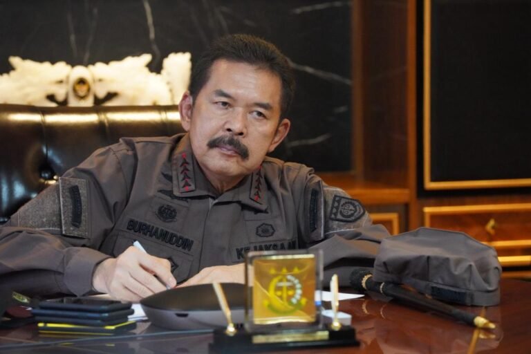 Membangun Citra Hukum Humanis dan Modern
