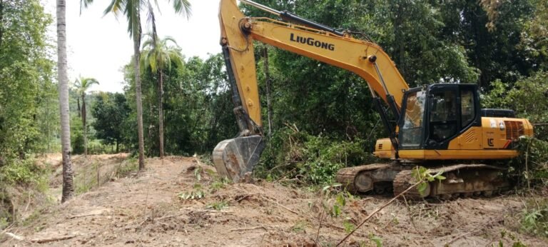 Musim Penghujan, KADIN Konawe Kembali Bantu Masyarakat Normalisasi Sungai