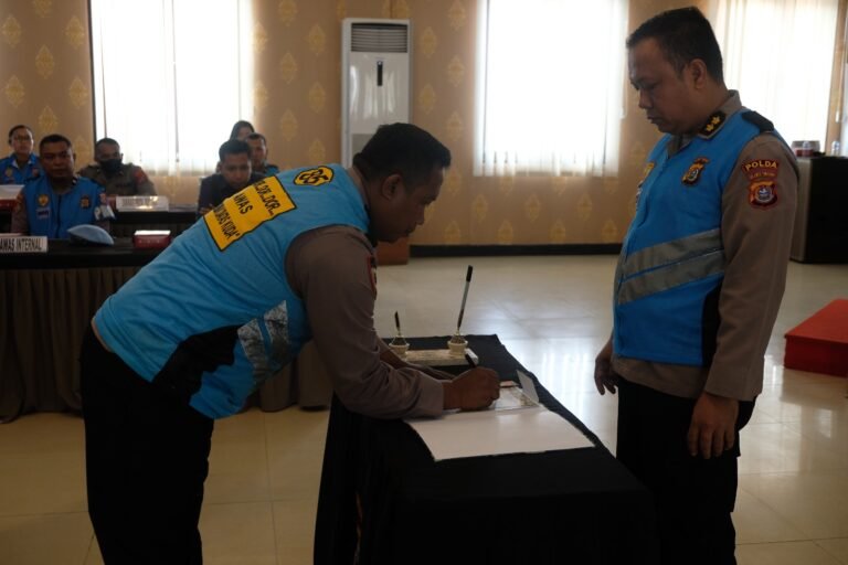 Komitmen Bersih dan Transparan Penerimaan SIPPS, Polda Sultra Gelar Pengambilan Sumpah dan Penandatanganan Pakta Integritas