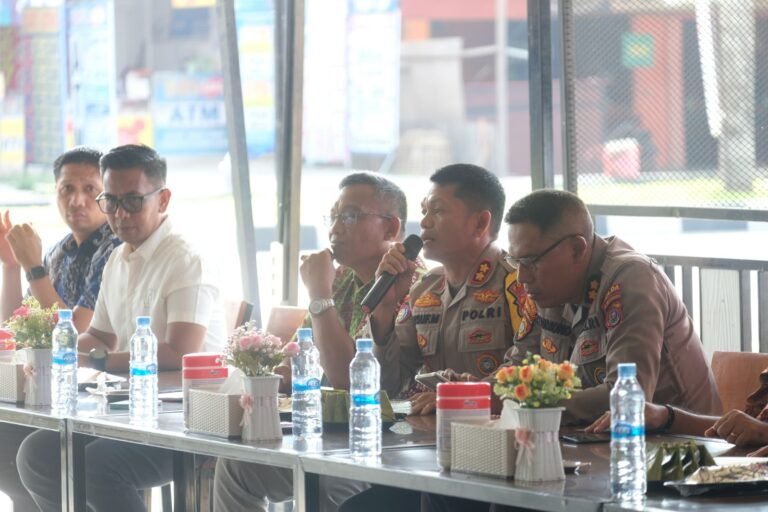Jemput Bola, Polda Sultra Dengar Keluhan dan Saran Warga