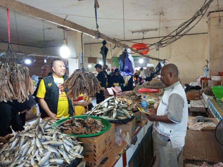Masyarakat Sambut Baik Kampanye Aksan Jaya Putra di Pasar-pasar Kota Kendari