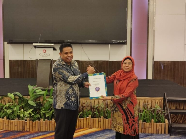 Penyambutan dan Perkenalan Kepala KSOP Kelas II Kendari Captain Raman Bersama Mitra Pelabuhan