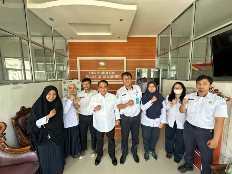 Pastikan Hari Pemungutan Suara Berjalan Lancar, Pj Gubernur Sultra Sambangi BMKG, Basarnas dan PLN