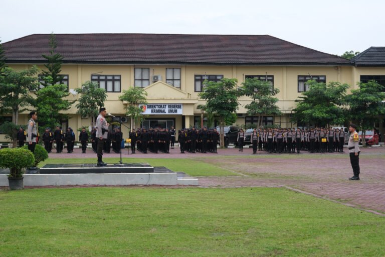 Kapolda Sultra Pimpin Apel Pergeseran Pasukan BKO PAM TPS
