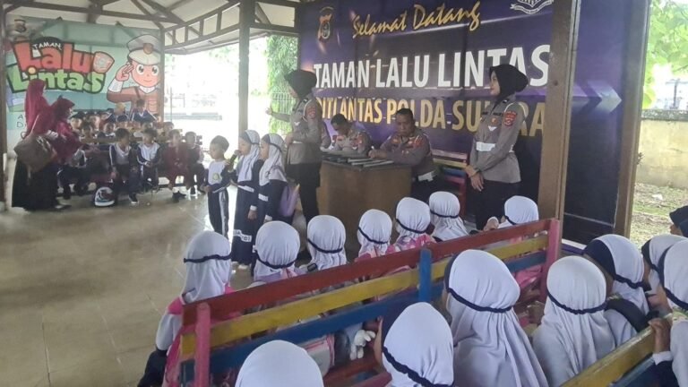 Mengenal Rambu Lalu Lintas sejak Usia Dini dan Merasakan Serunya Patroli Bersama Polda Sultra