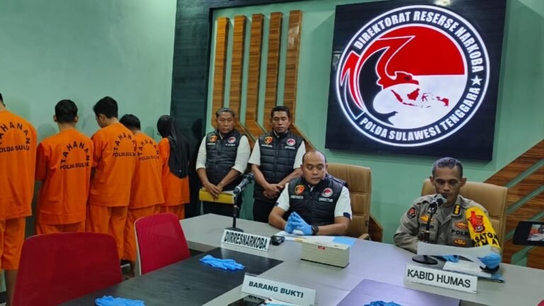 Polda Sultra Amankan Enam Tersangka dan 1,7 Kilo Gram Sabu