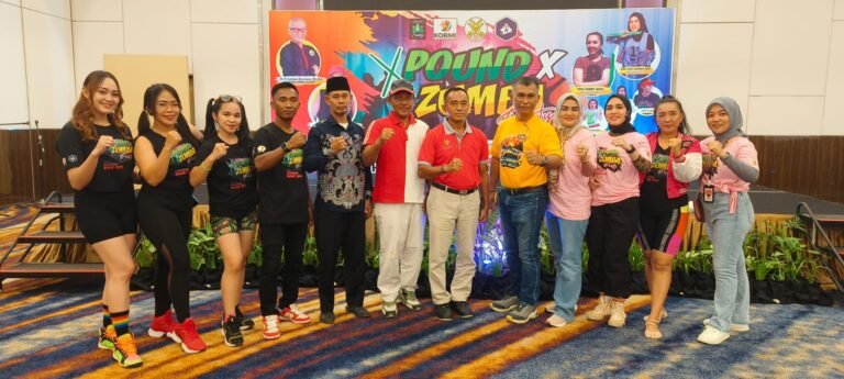 Menuju Indonesia Bugar dan Sehat, Komunitas dan Masyarakat Sultra Gelar Zumba Massal