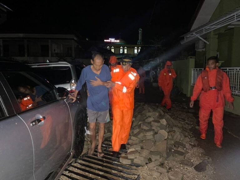 Banjir di Kendari, KPP Kendari Evakuasi Masyakarat di Sejumlah Titik