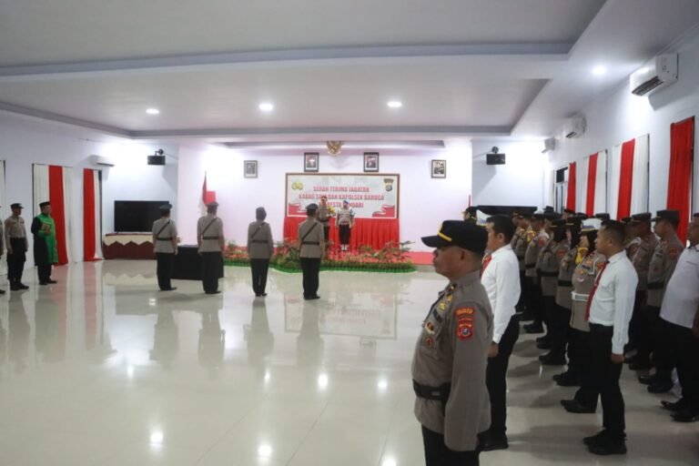 Kabag SDM Polresta Kendari dan Kapolsek Baruga Resmi Berganti