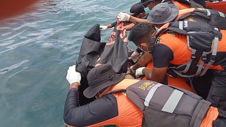 Dikabarkan Terjatuh di Perairan Moramo, Seorang Nelayan Ditemukan Meninggal Dunia