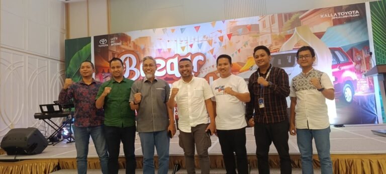 Kalla Toyota Gelar Public Display di Kendari, Beri Kemudahan Pelanggan Berlebaran dengan Toyota Baru